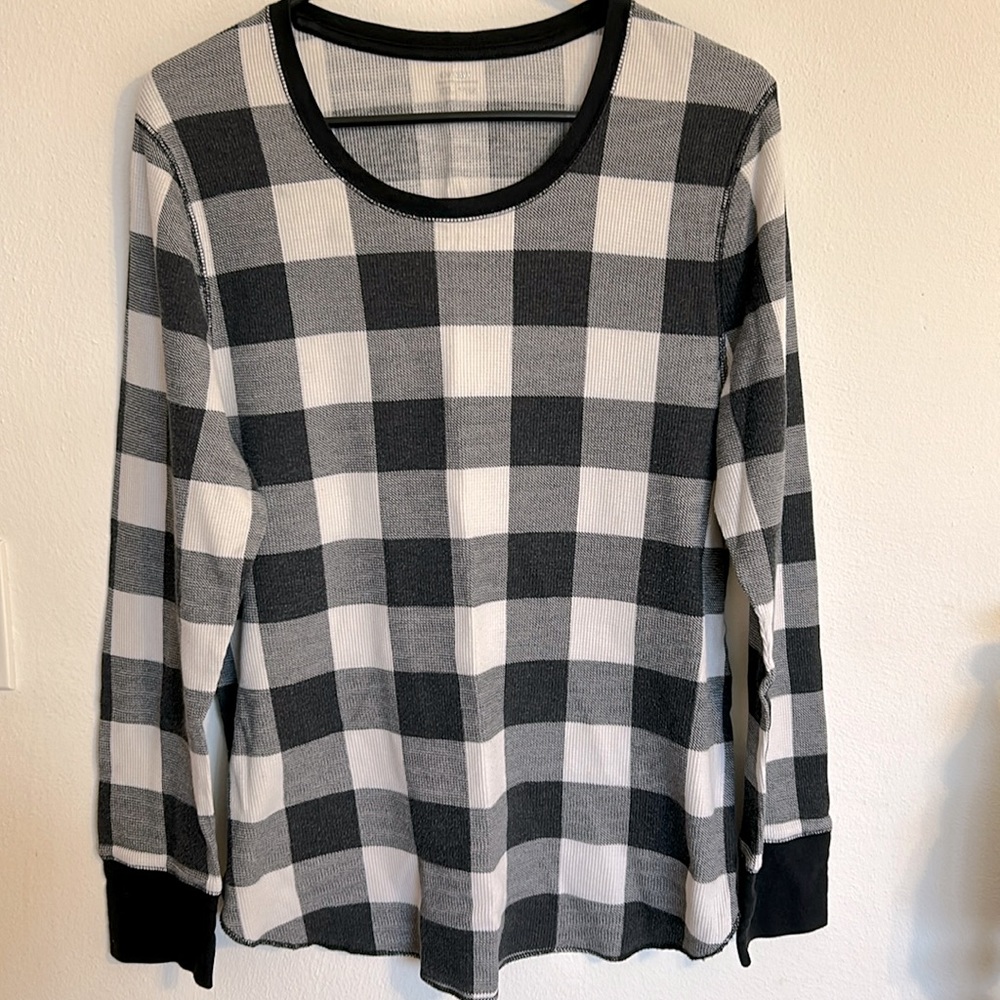 Black, white, gray checkered, thermal top.